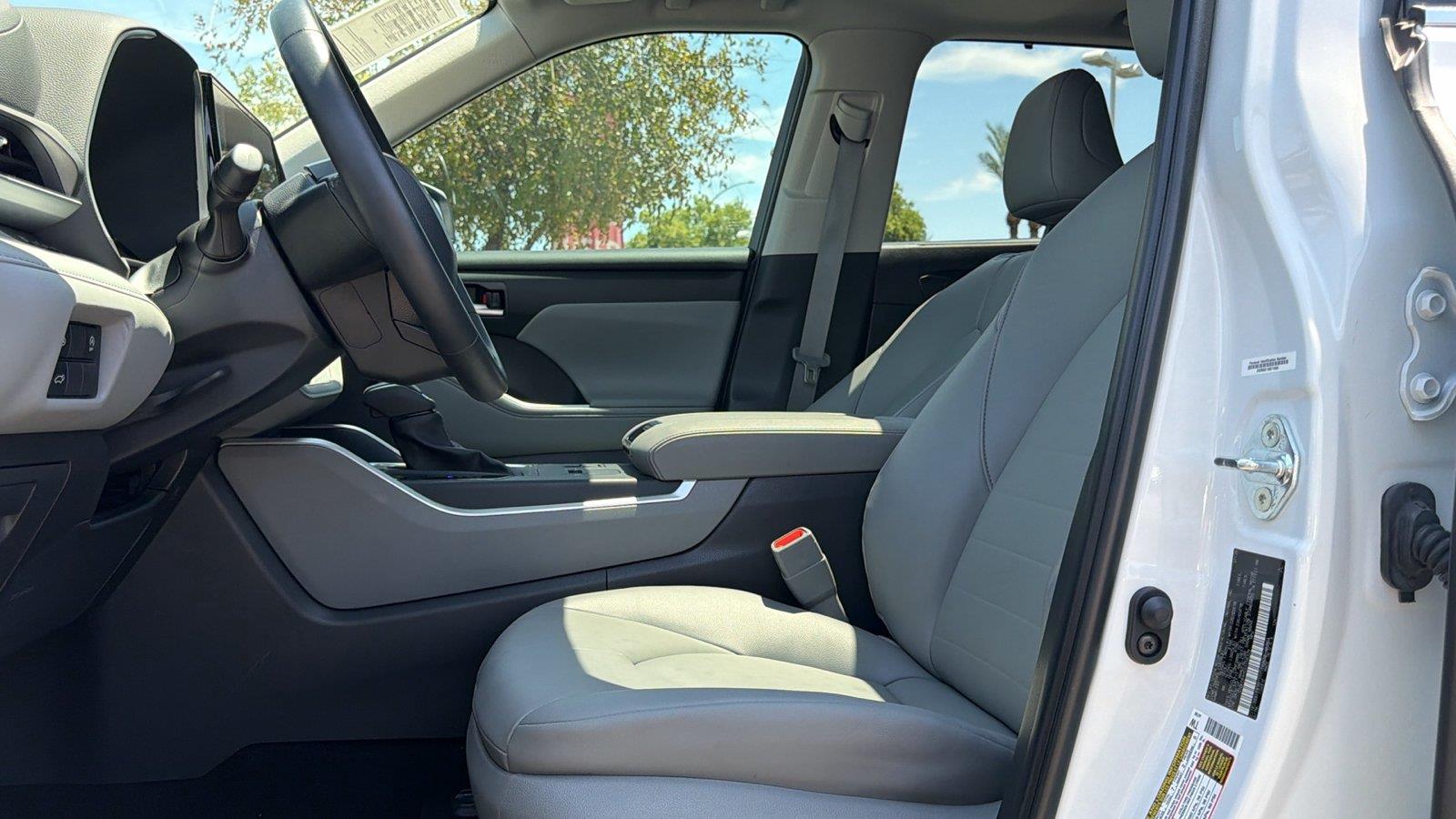 Used 2025 Toyota Highlander SUV