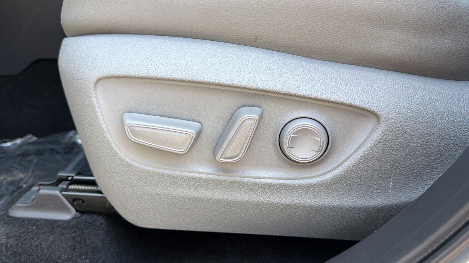Used 2025 Toyota Highlander SUV