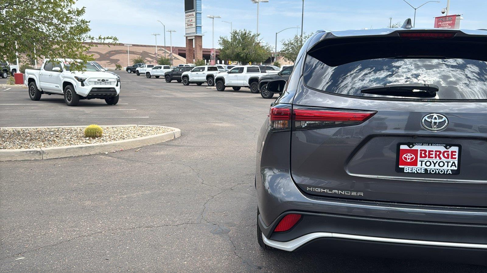 Used 2023 Toyota Highlander SUV