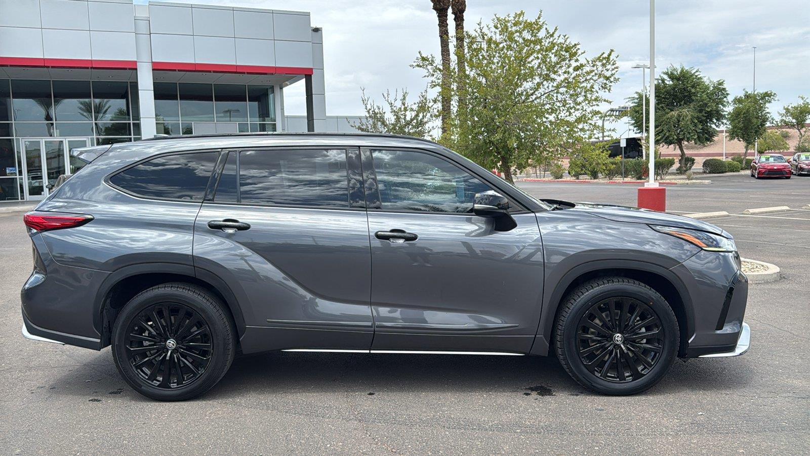 Used 2023 Toyota Highlander SUV