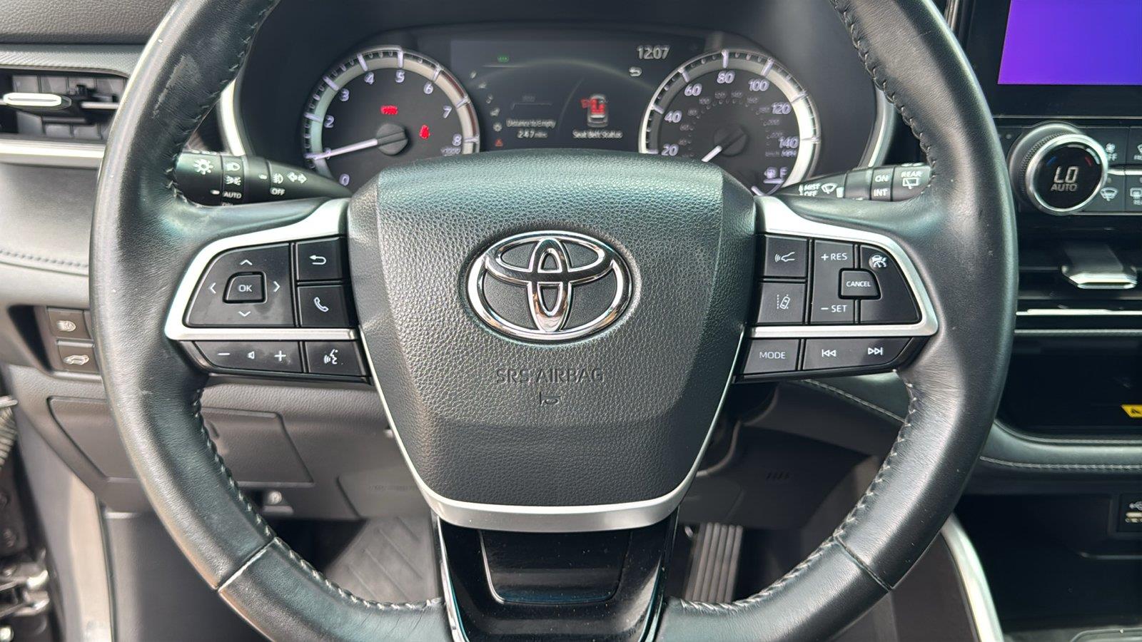 Used 2023 Toyota Highlander SUV
