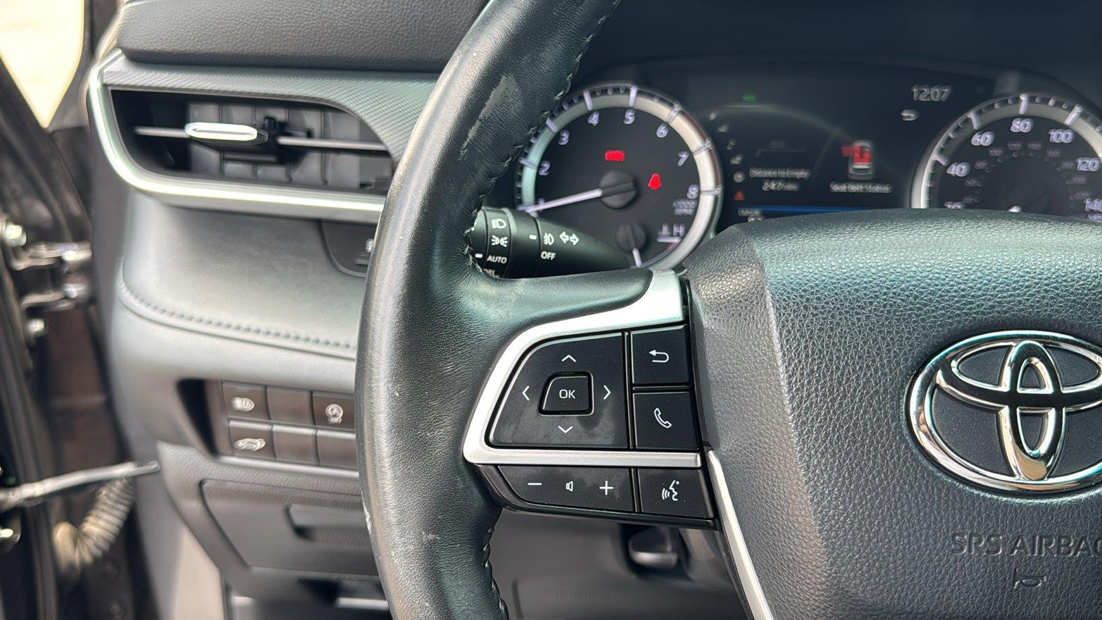 Used 2023 Toyota Highlander SUV