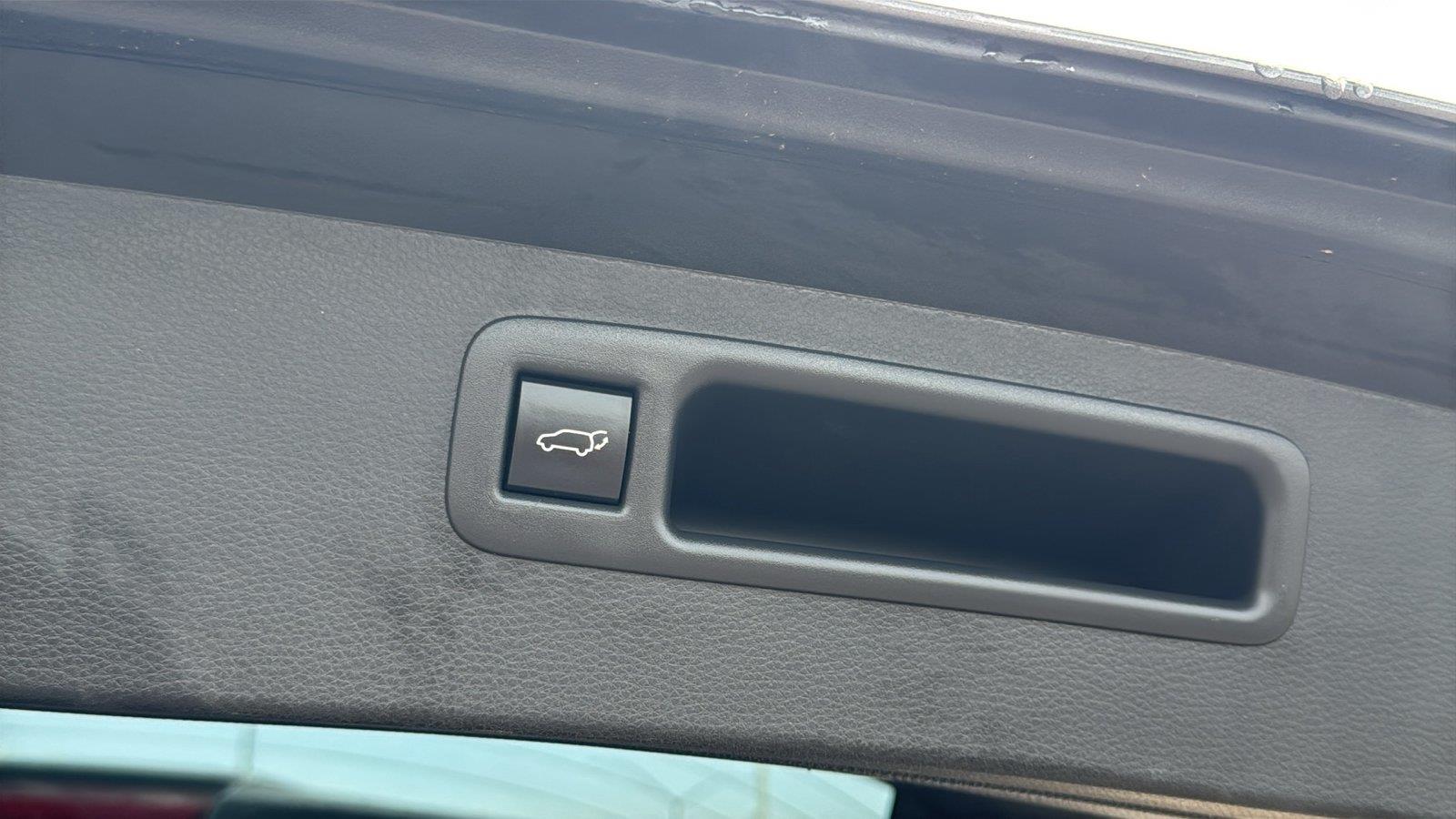 Used 2023 Toyota Highlander SUV