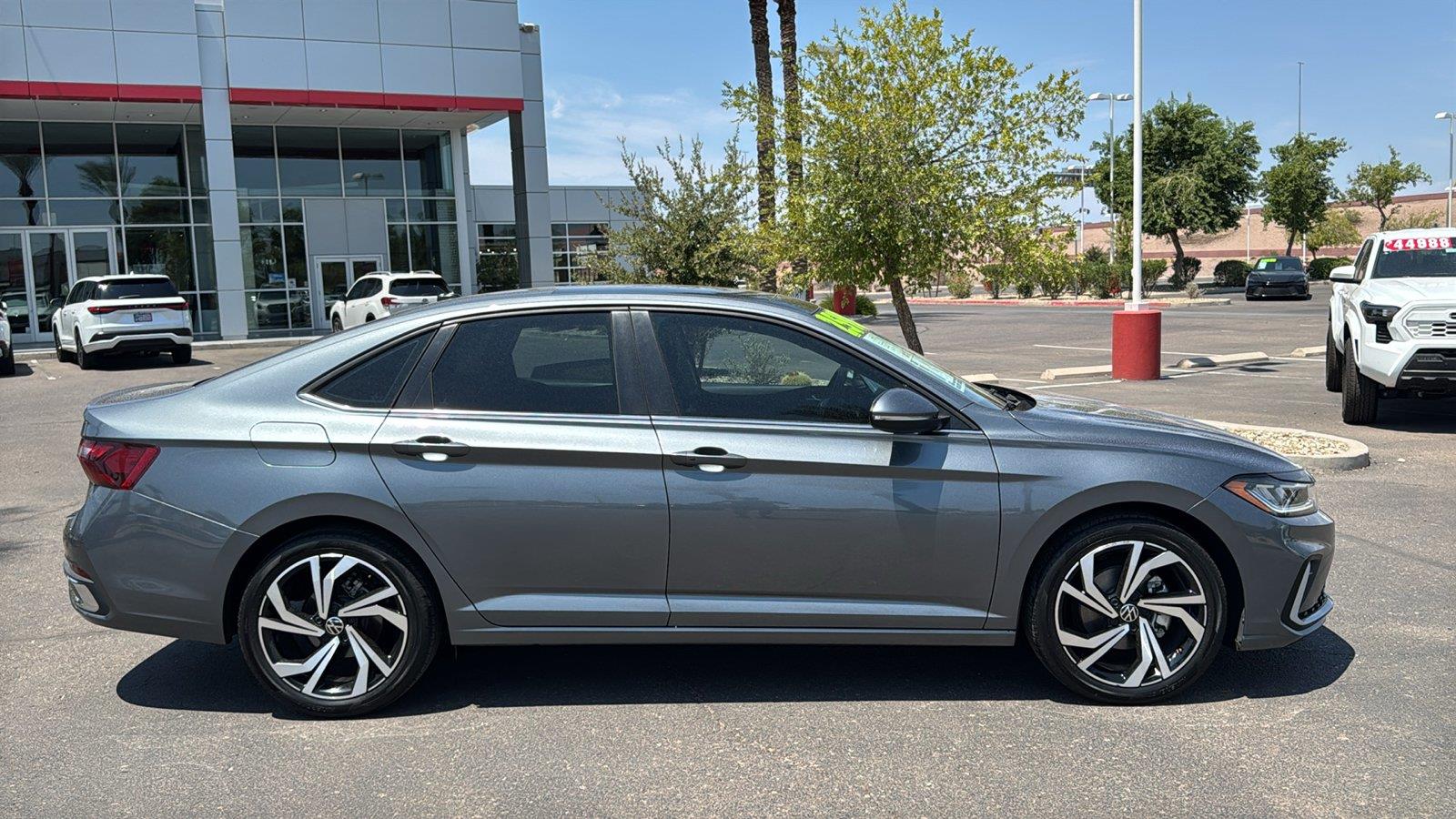 Used 2025 Volkswagen Jetta Sedan