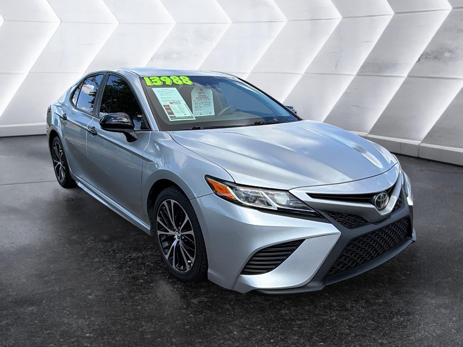 Celestial Silver Metallic 2018 Toyota Camry Sedan Front-Wheel Drive Automatic