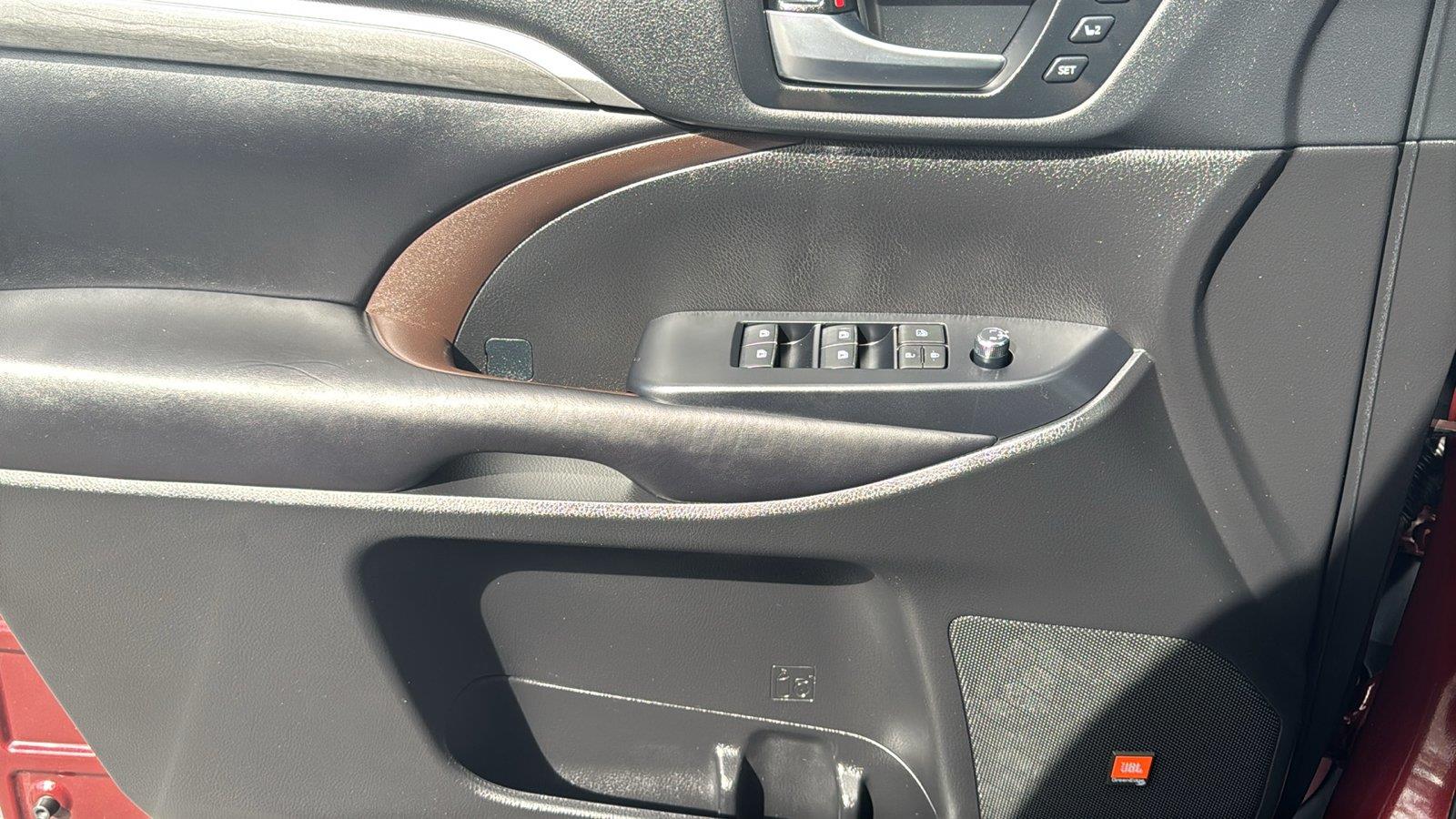 Used 2019 Toyota Highlander Hybrid SUV
