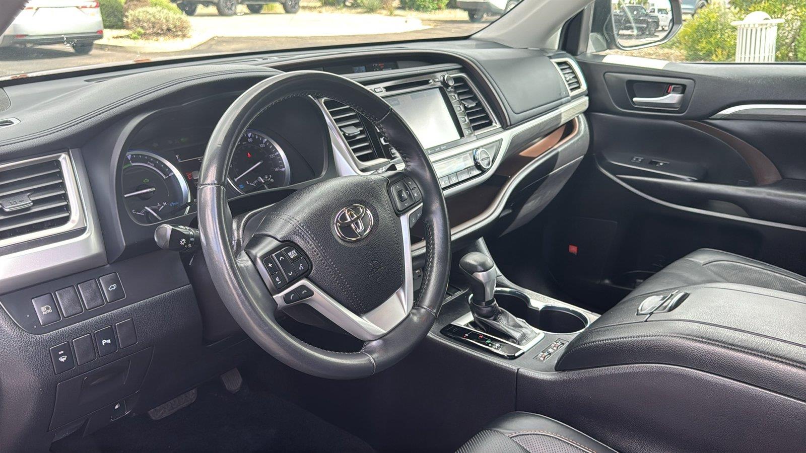 Used 2019 Toyota Highlander Hybrid SUV