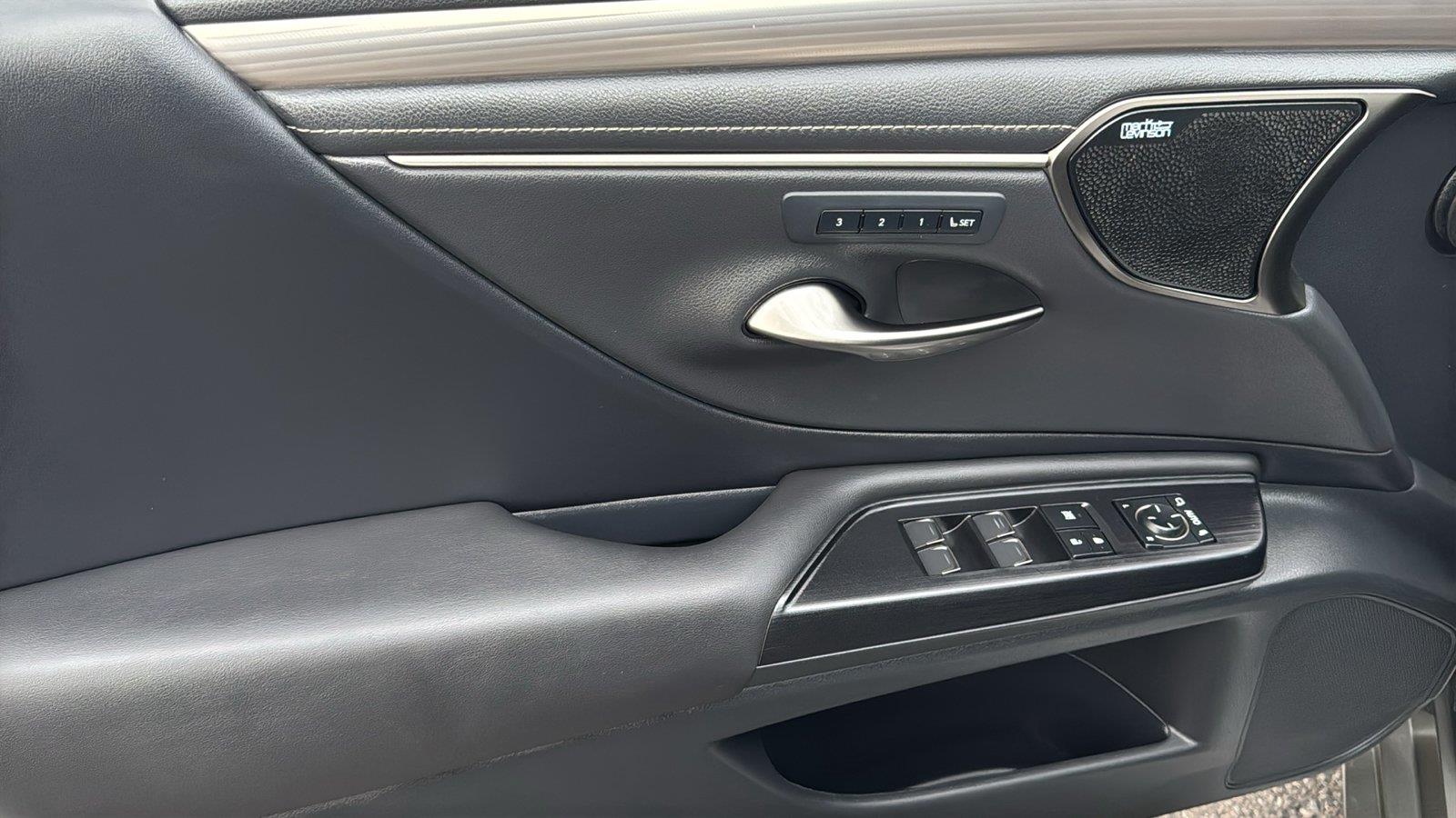 Used 2021 Lexus ES Sedan