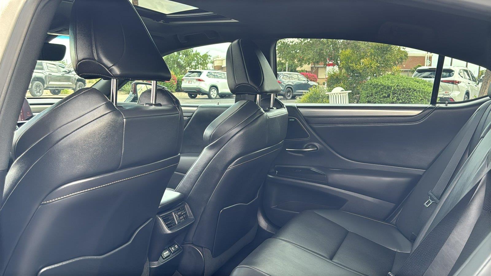 Used 2021 Lexus ES Sedan