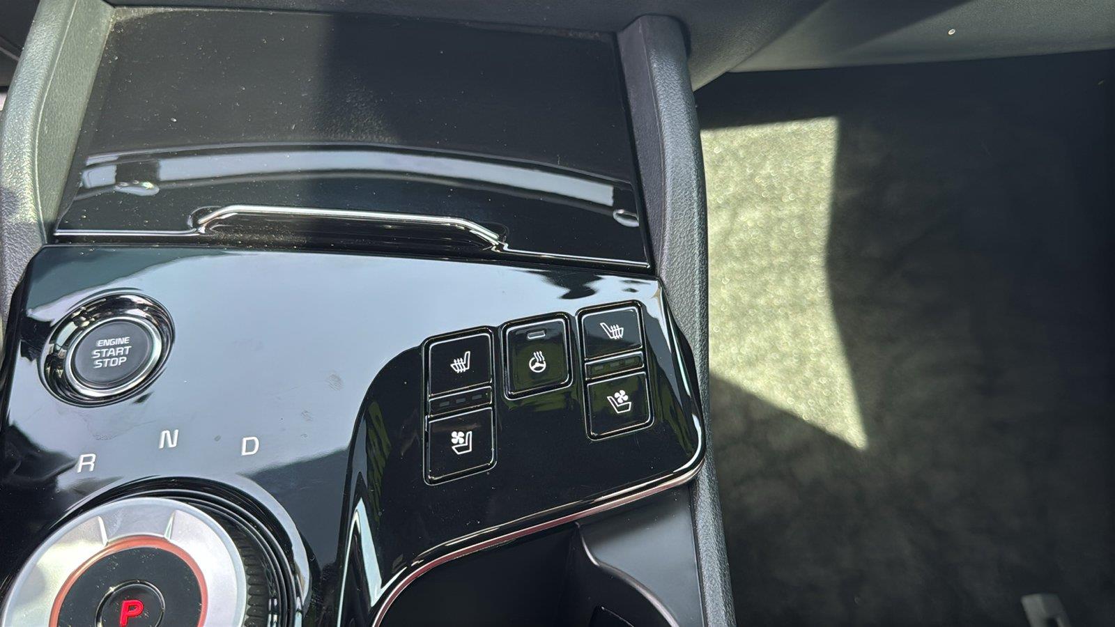 Used 2025 Kia Sportage Plug-In Hybrid SUV