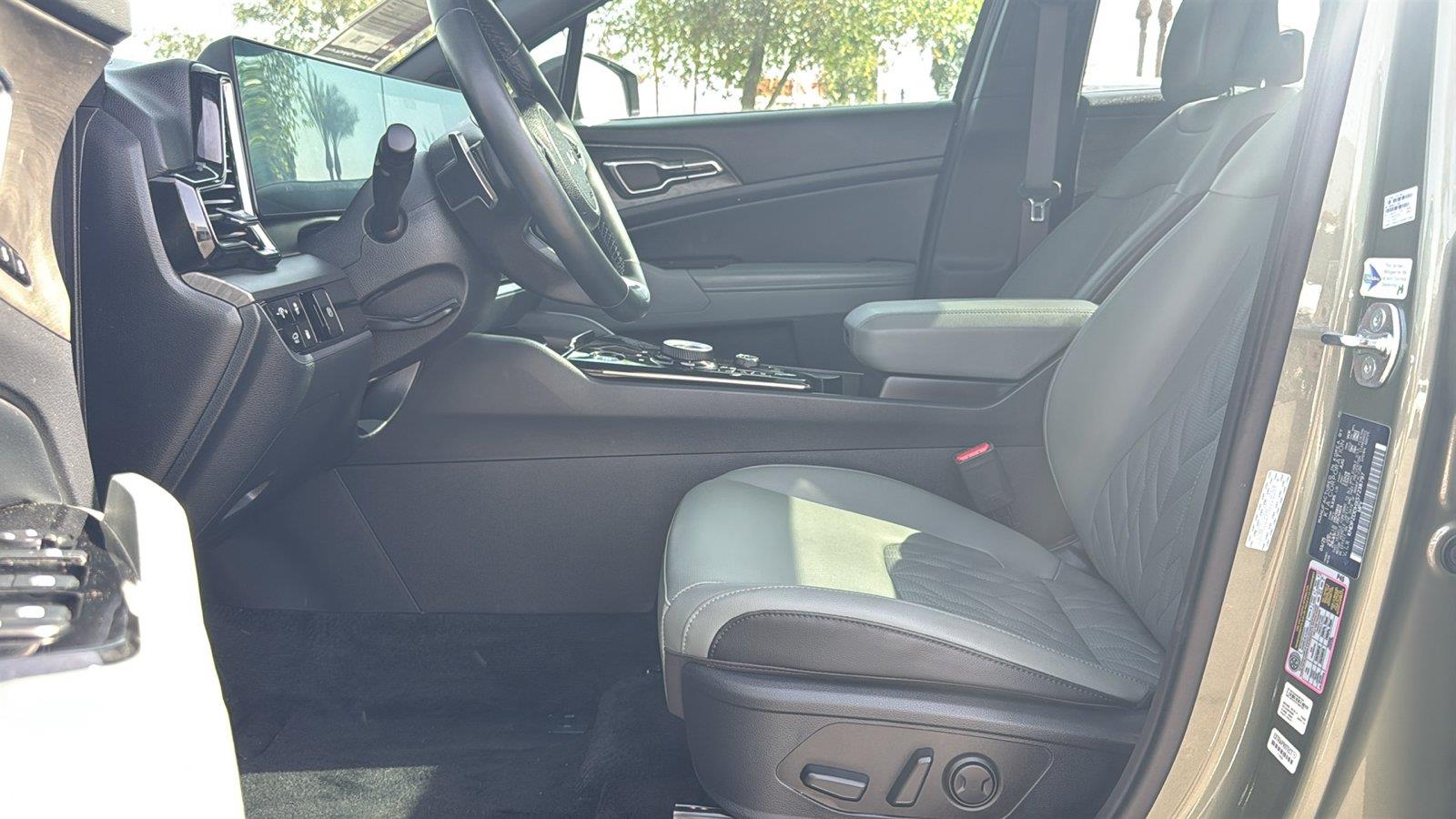 Used 2025 Kia Sportage Plug-In Hybrid SUV