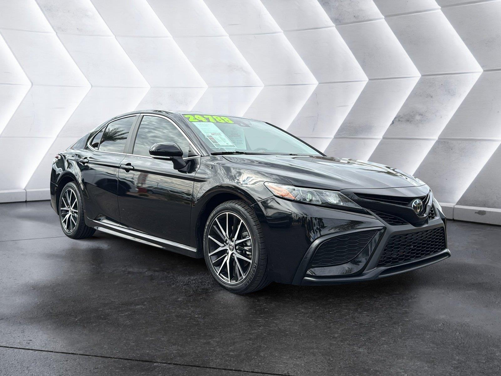 2022 Toyota Camry SE FWD