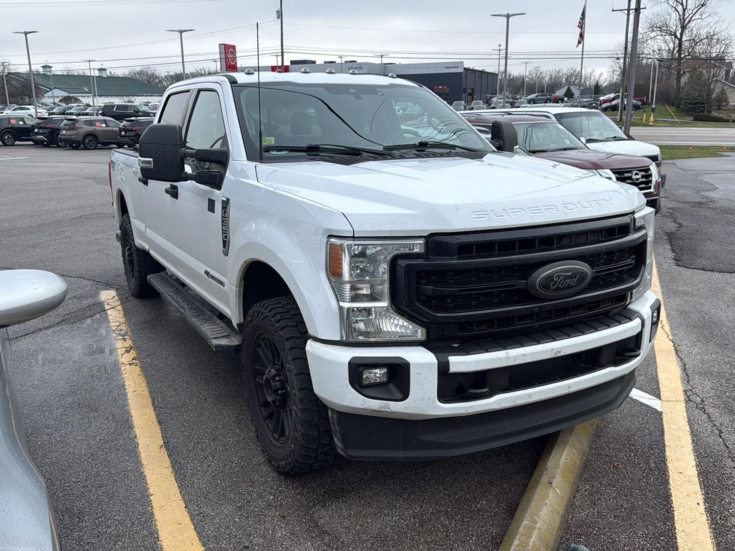 2022 Ford F-350 Super Duty XLT Crew Cab 4WD