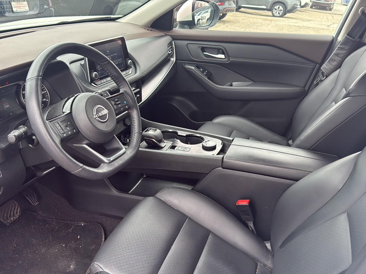 View vehicle photo 4