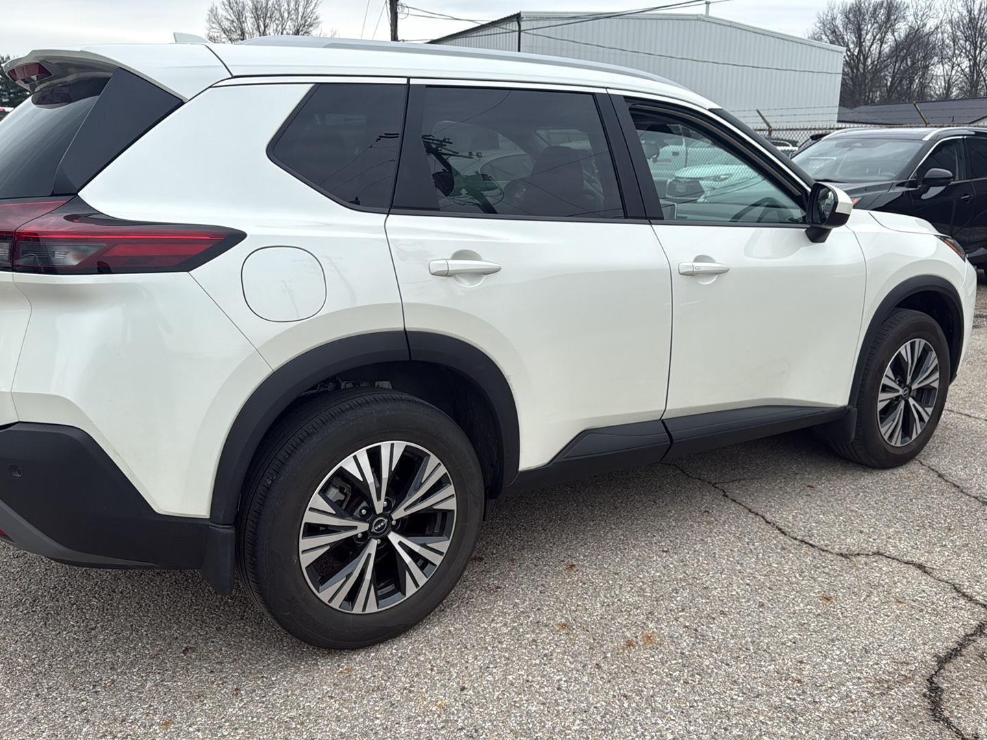 View vehicle photo 7