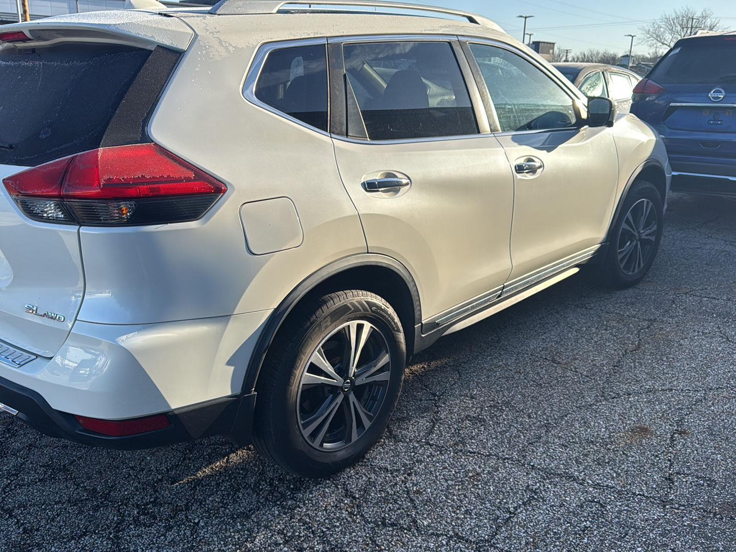 View vehicle photo 7