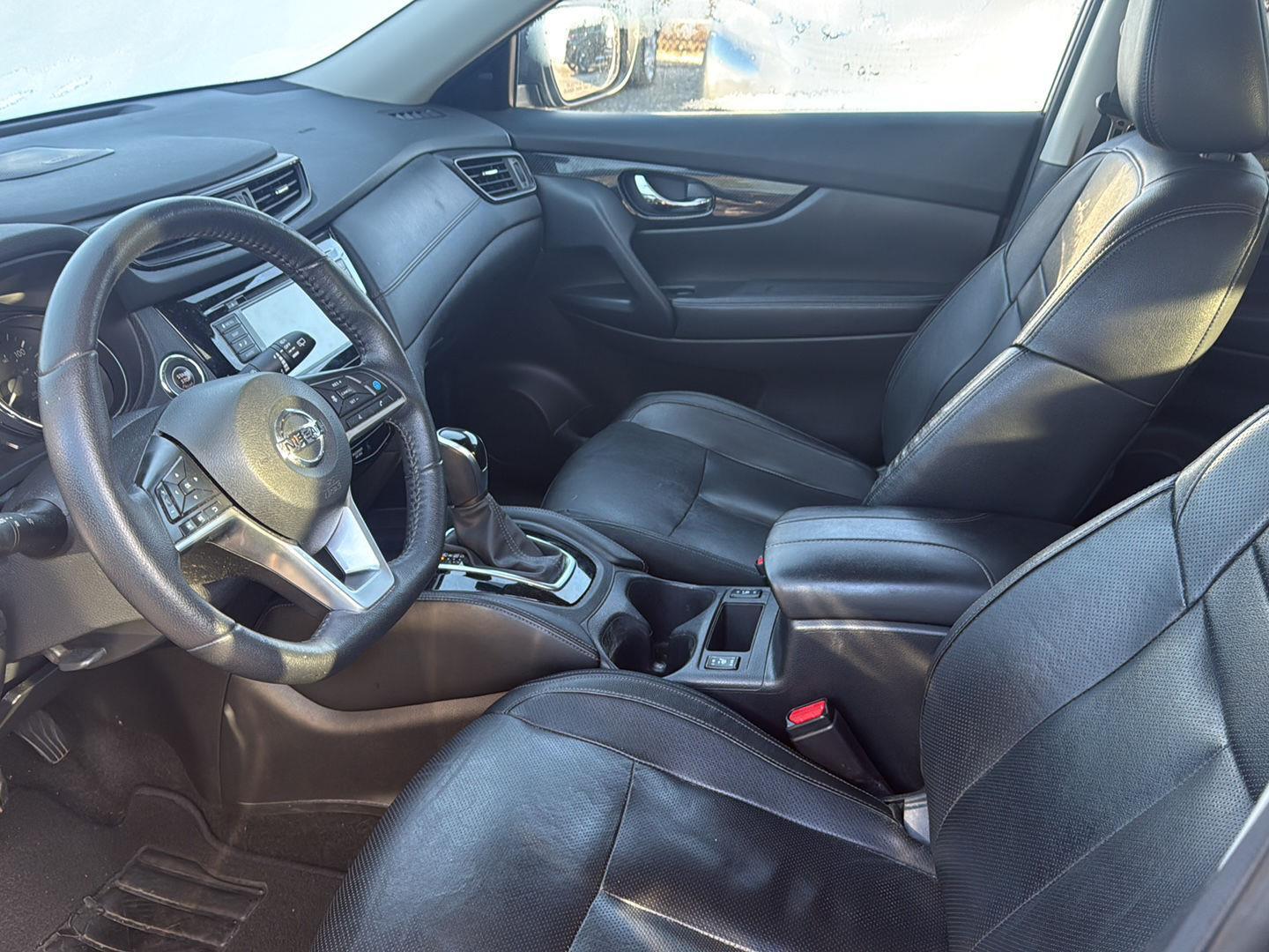 View vehicle photo 4