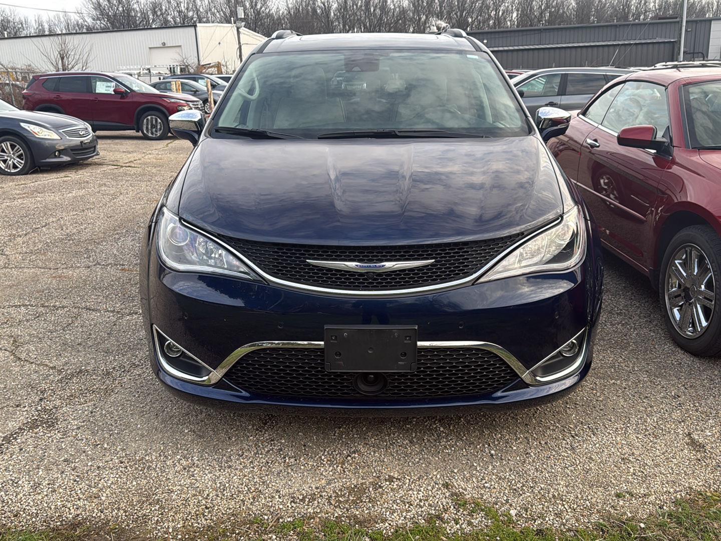 View vehicle photo 2