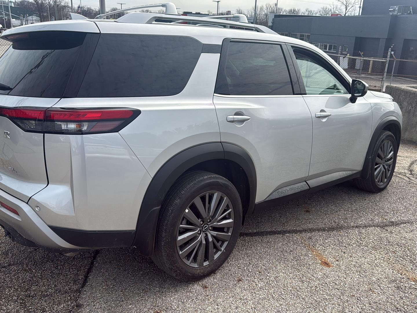 View vehicle photo 7