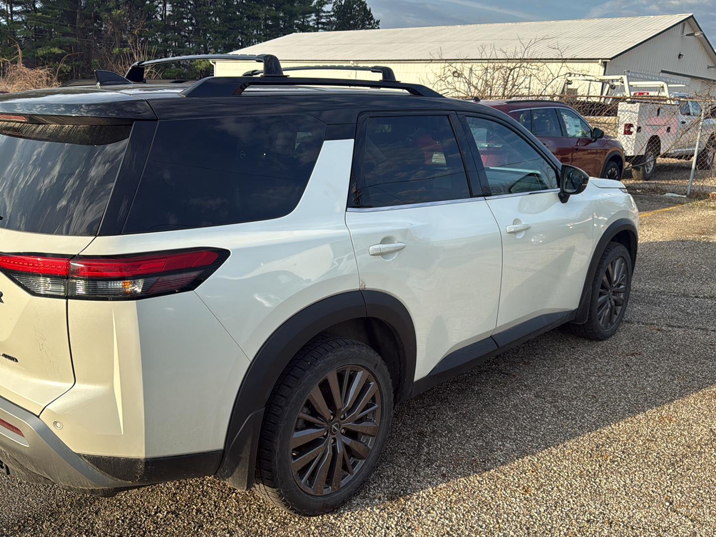 View vehicle photo 7