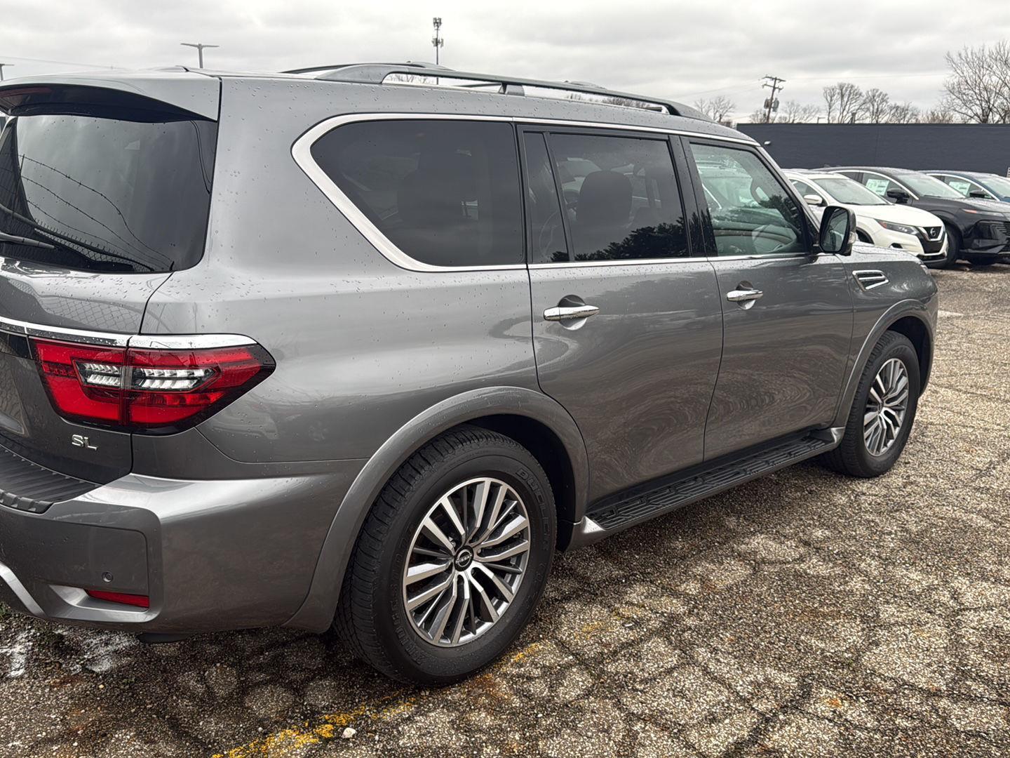 View vehicle photo 7