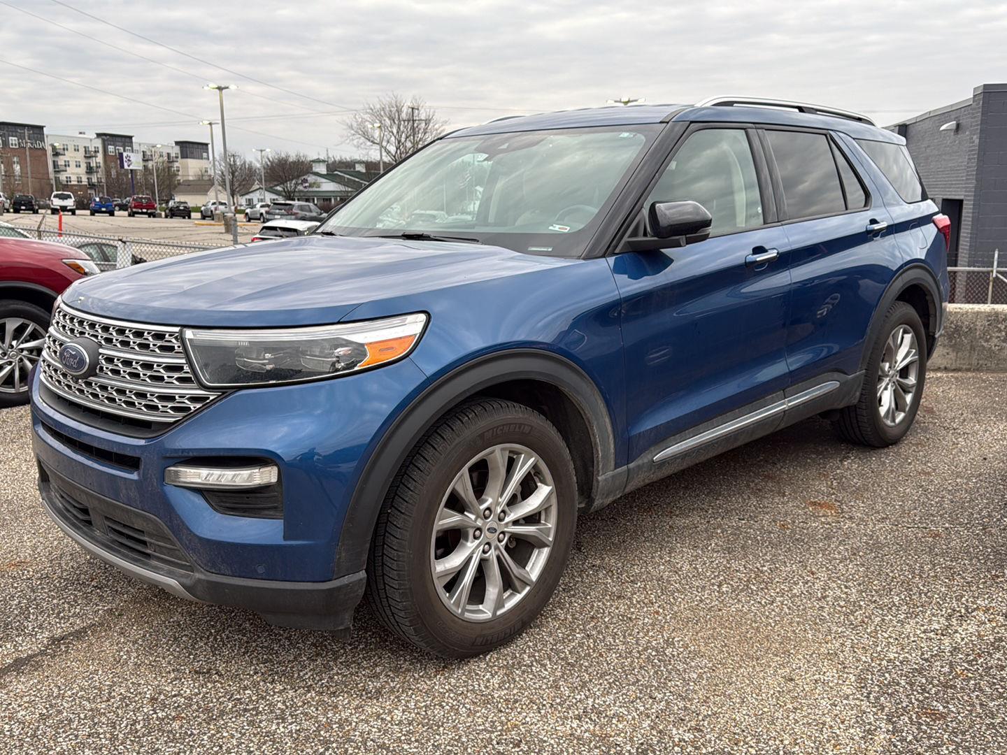 View vehicle photo 3