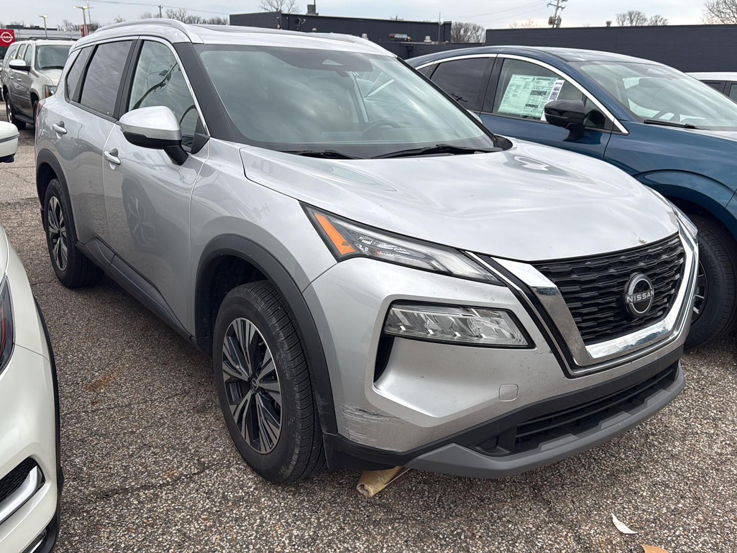 Brilliant Silver Metallic 2023 Nissan Rogue SV AWD SUV / Crossover All-Wheel Drive Continuously Variable Transmission