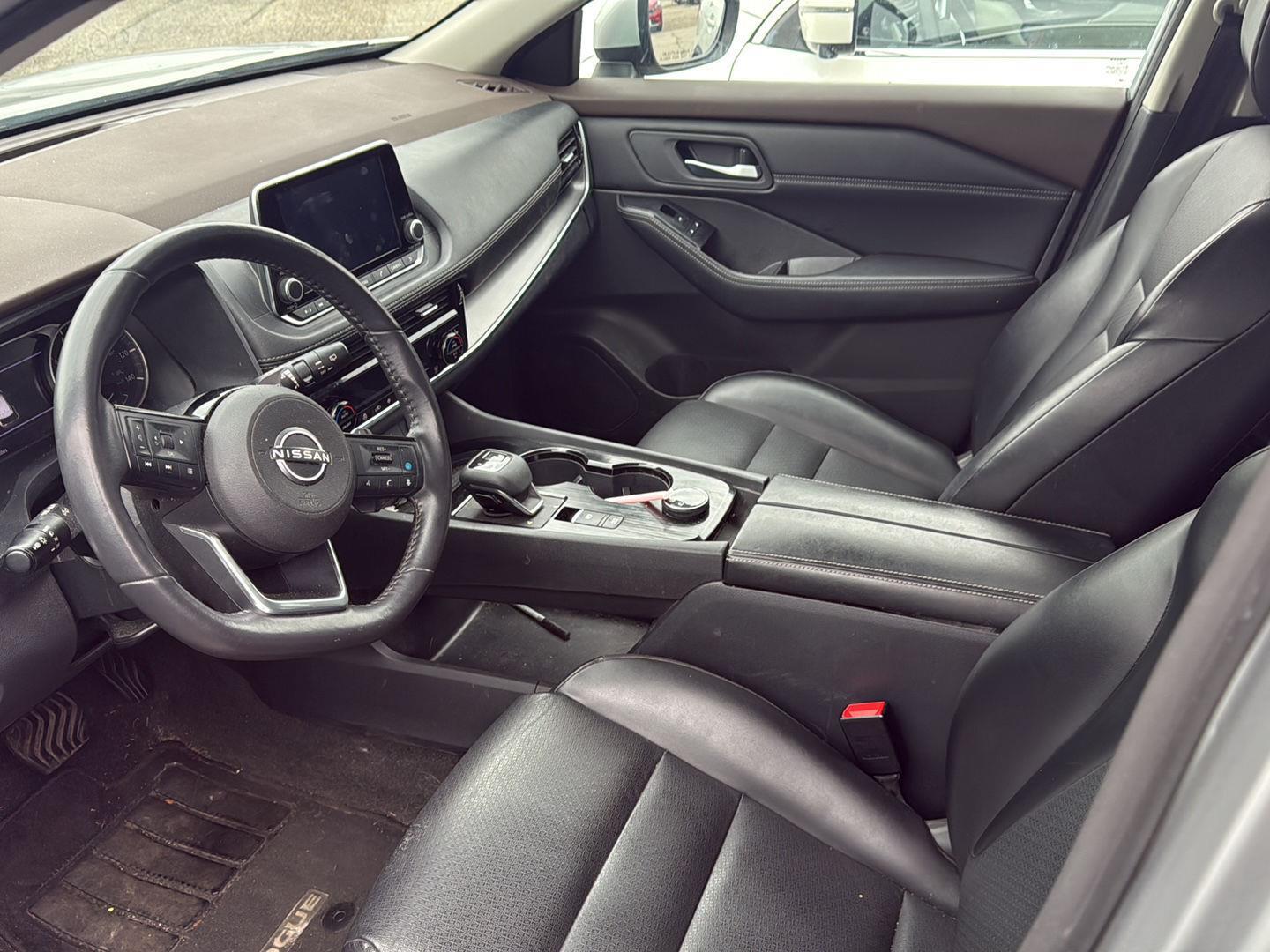 View vehicle photo 4