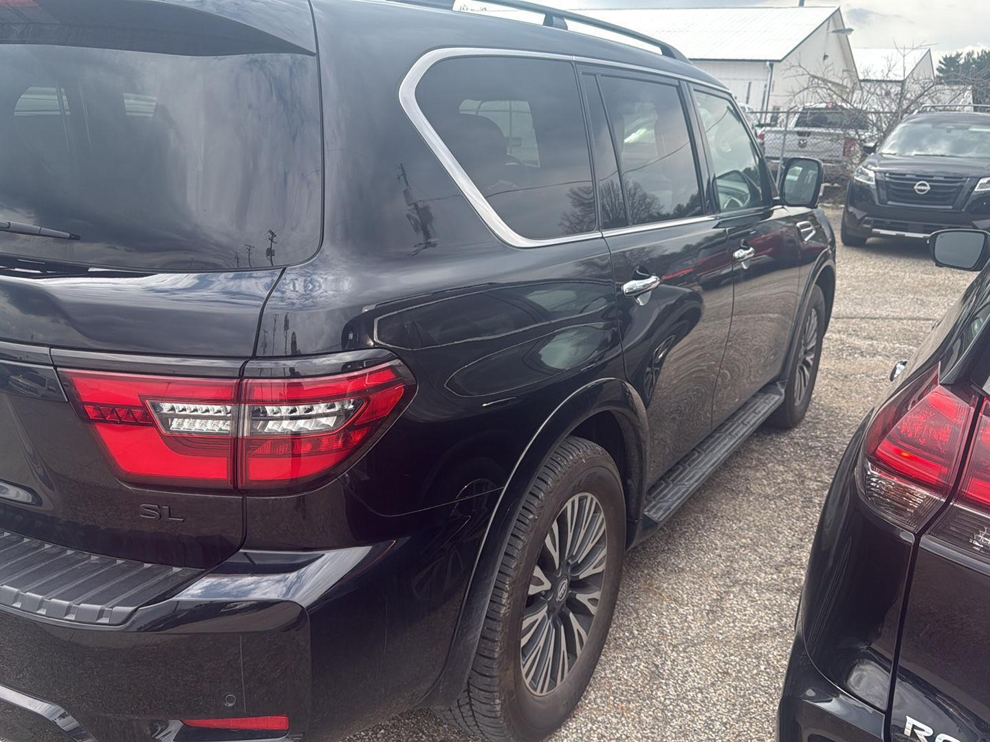 View vehicle photo 7