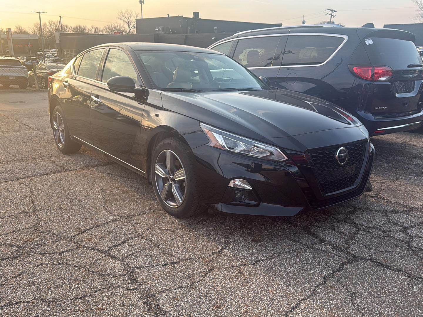 Super Black 2020 Nissan Altima 2.5 SV AWD Sedan All-Wheel Drive Continuously Variable Transmission