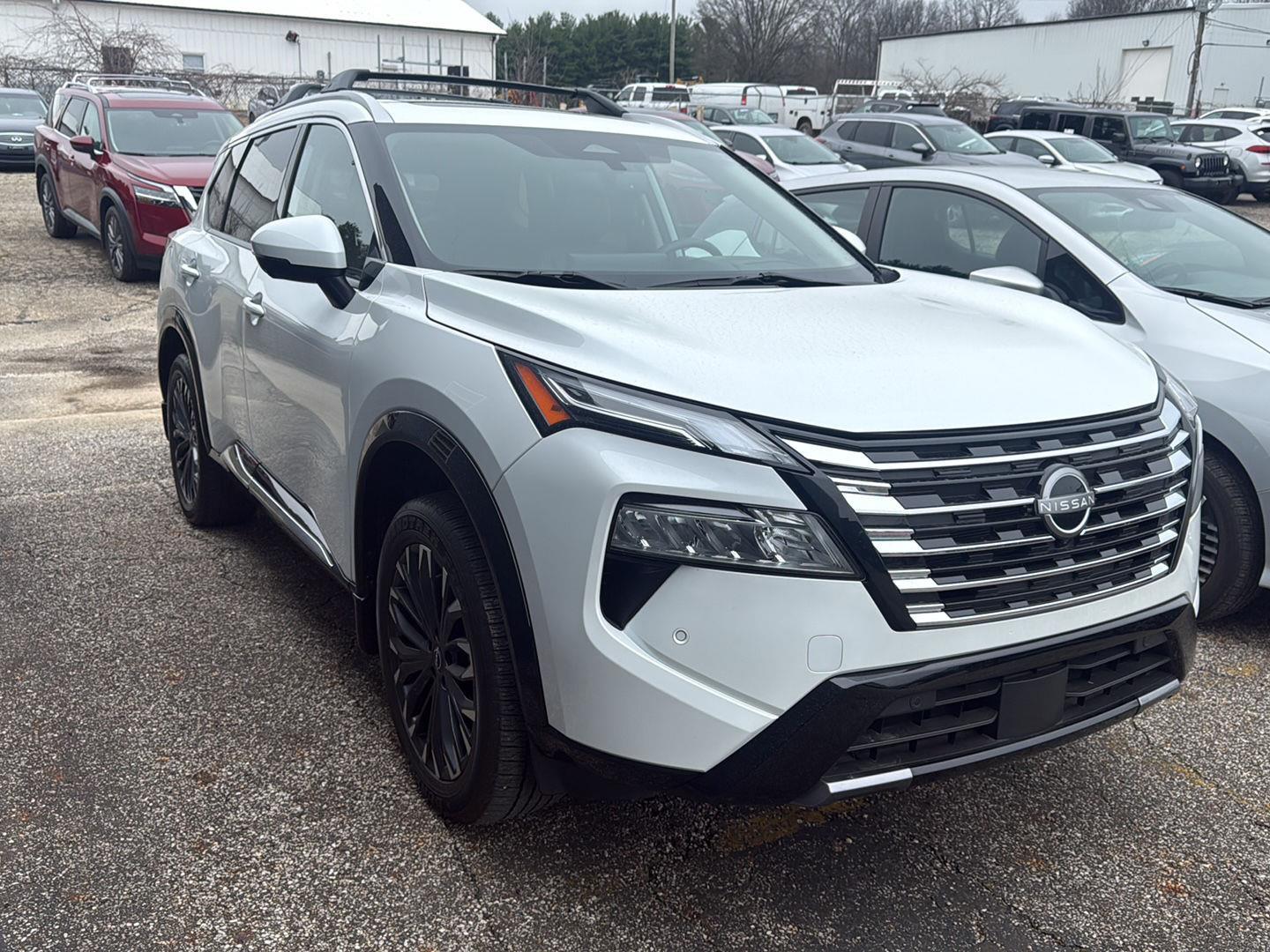 Everest White Pearl 2024 Nissan Rogue Platinum AWD SUV / Crossover All-Wheel Drive Continuously Variable Transmission