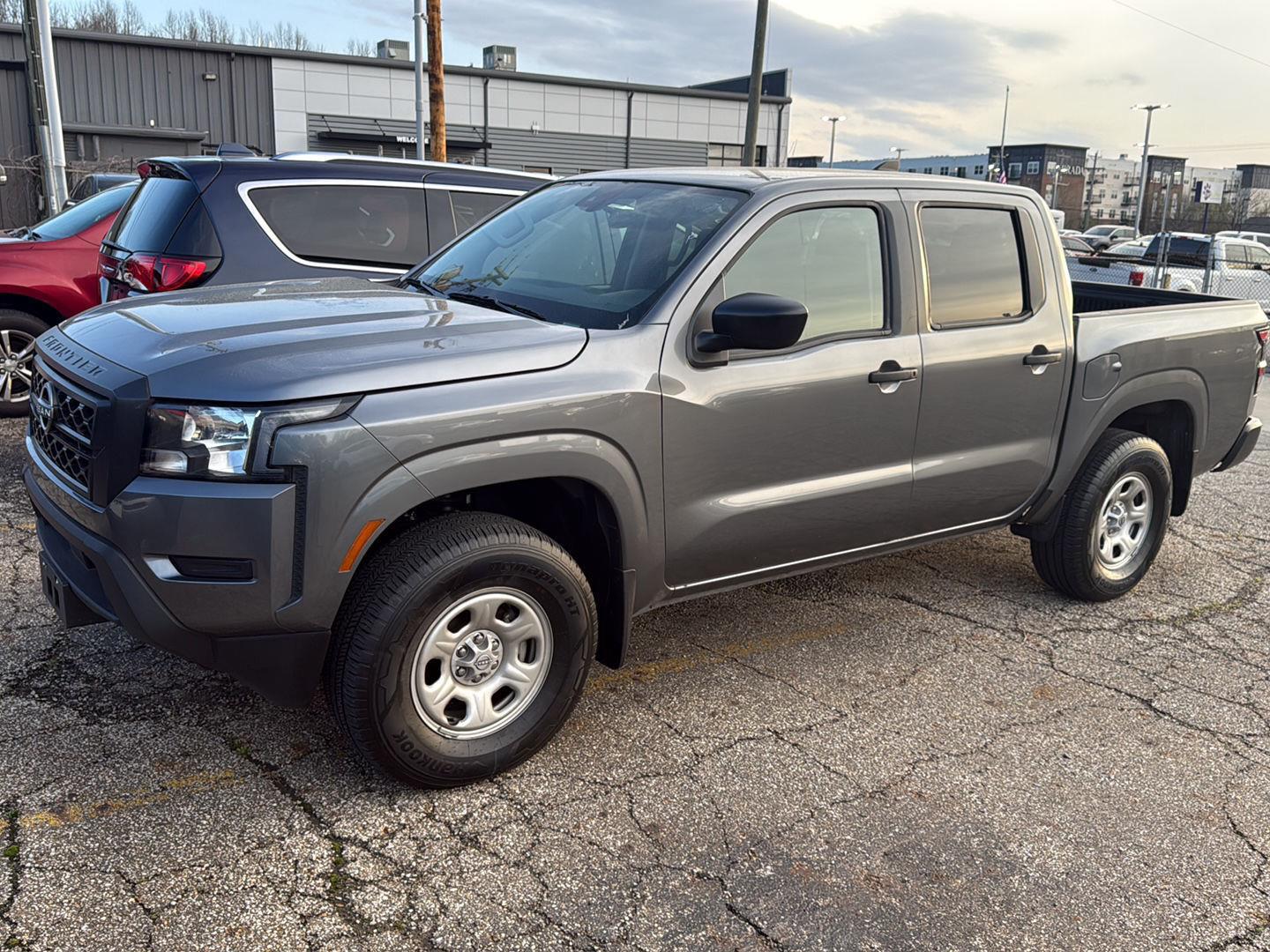 View vehicle photo 3