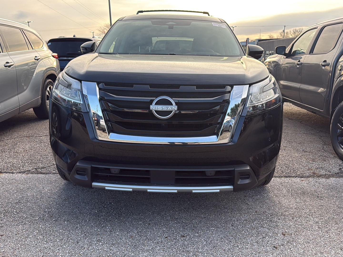 View vehicle photo 2