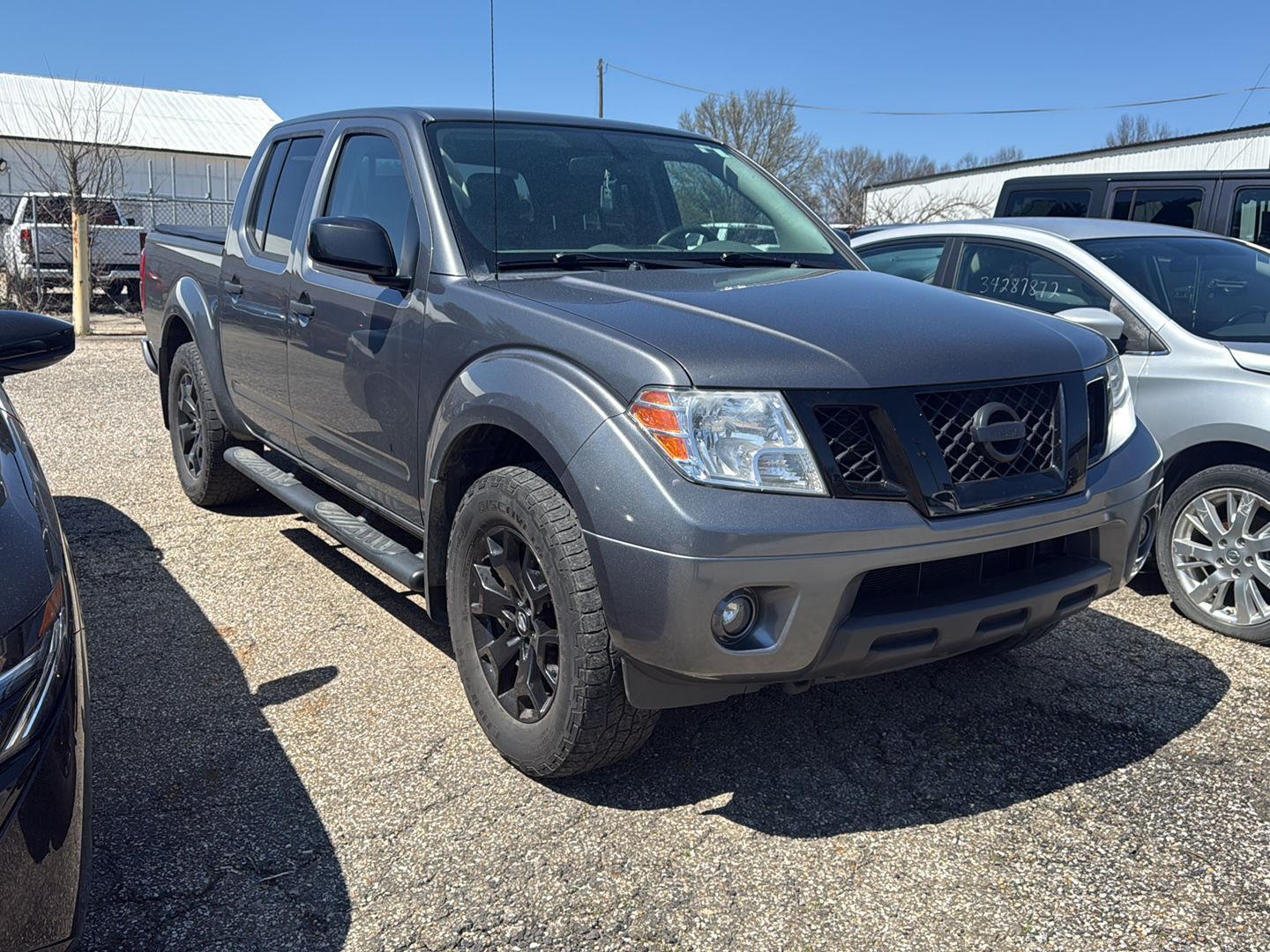 Nissan Frontier SV Crew Cab 4WD