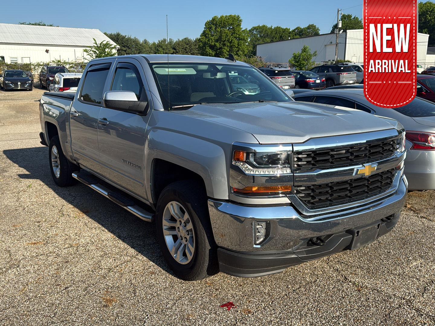 Silver Ice Metallic 2016 Chevrolet Silverado 1500 LT Crew Cab 4WD Pickup Truck Four-Wheel Drive 6-Speed Automatic