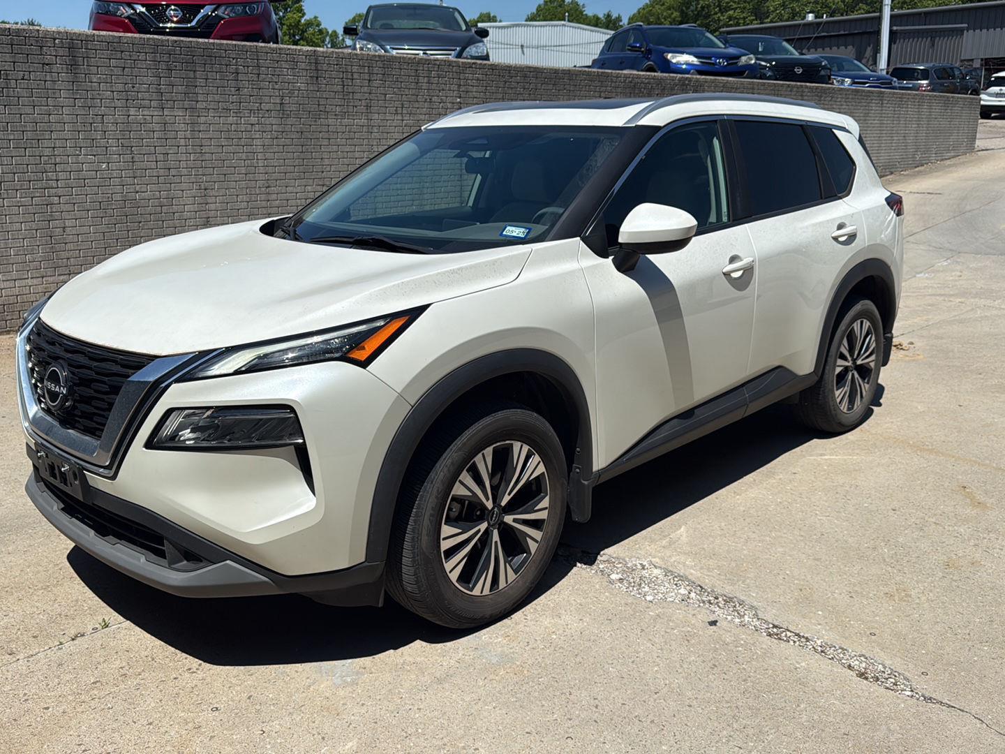 View vehicle photo 3