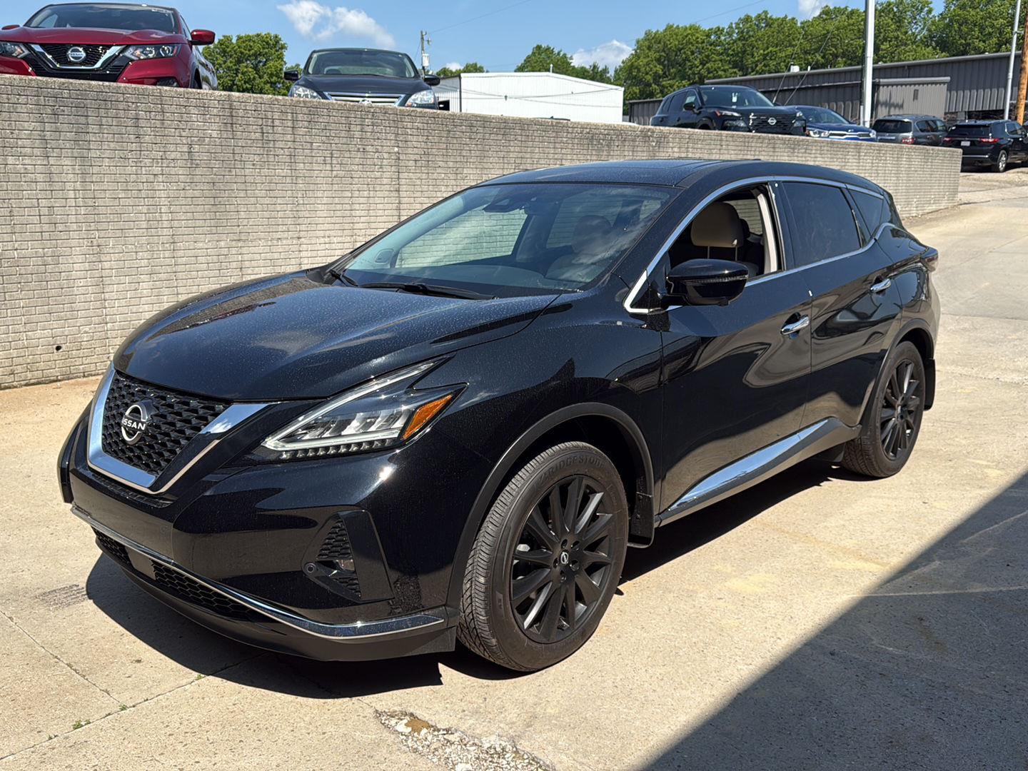 View vehicle photo 3