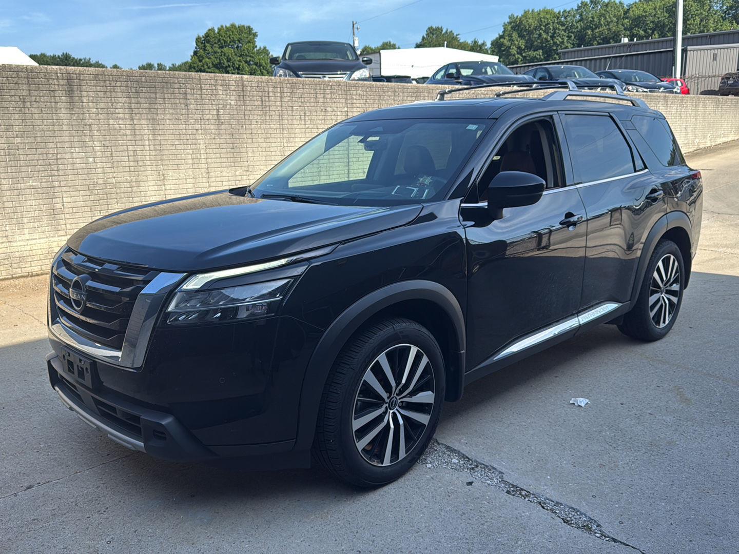 View vehicle photo 3