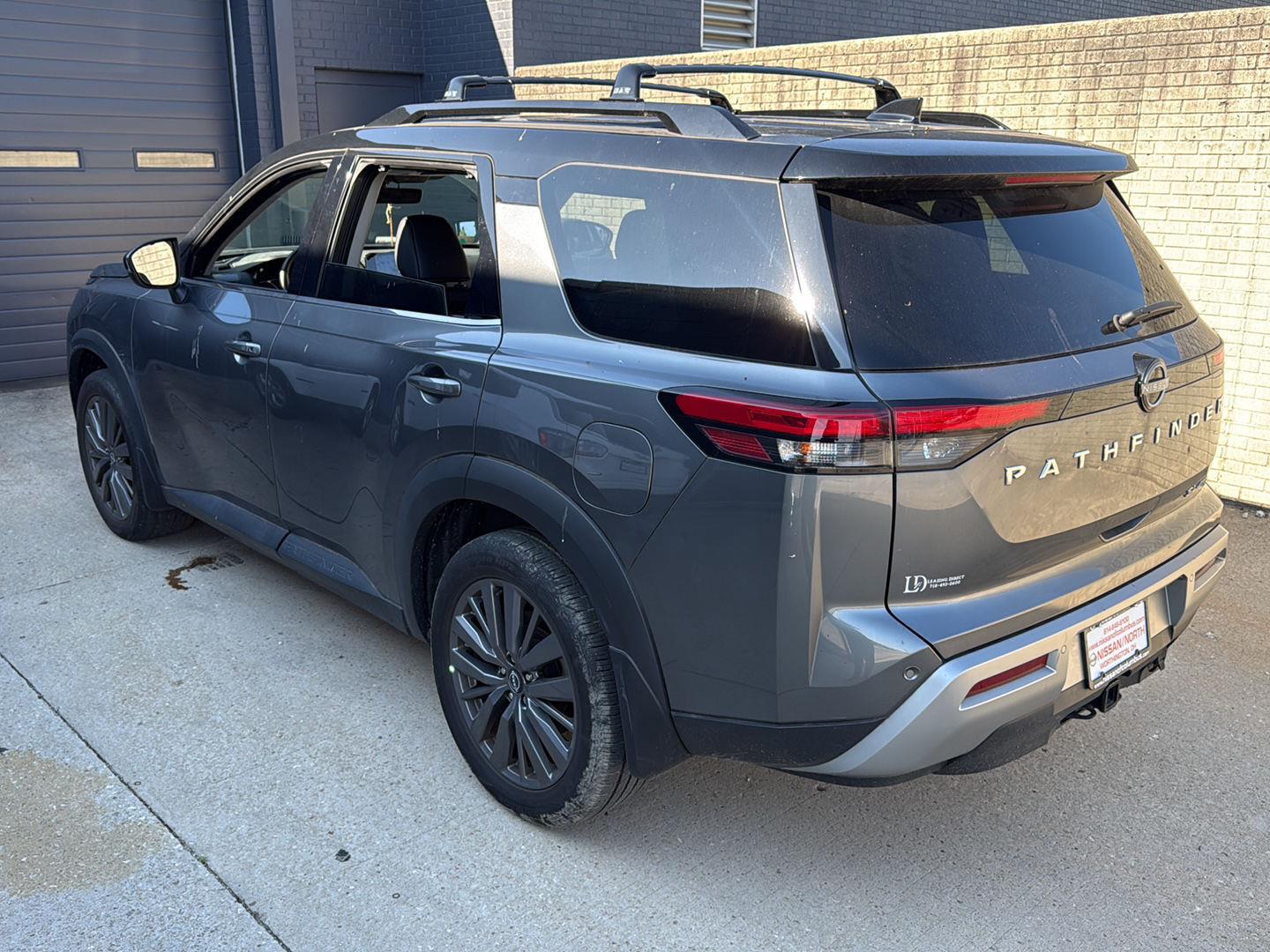 View vehicle photo 4