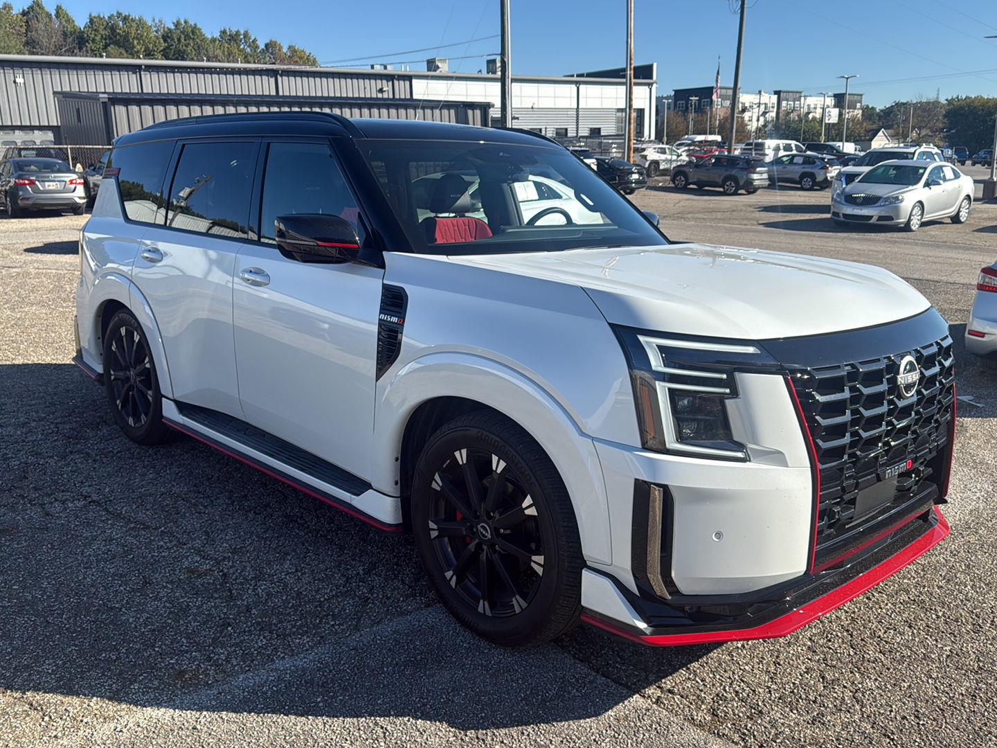 Everest White Pearl Tricoat/Super Black 2026 Nissan Armada SUV / Crossover Four-Wheel Drive Automatic