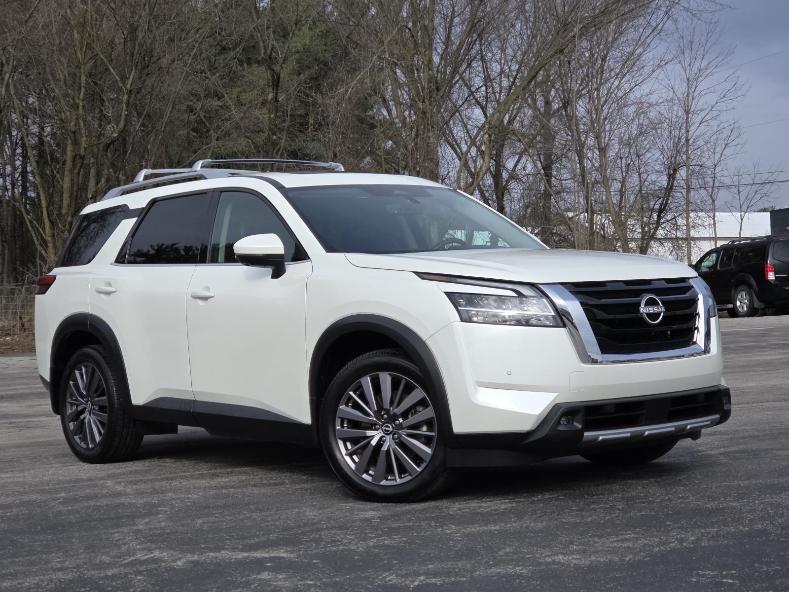 View vehicle photo 6