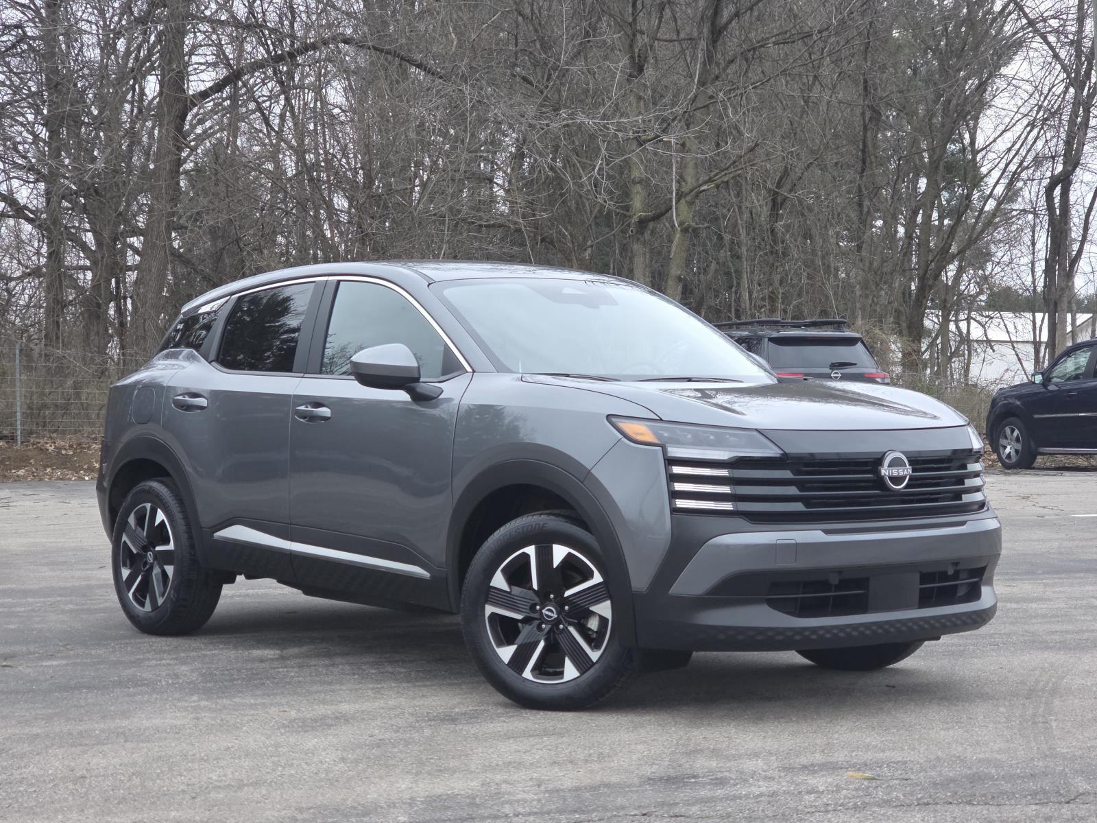 View vehicle photo 2