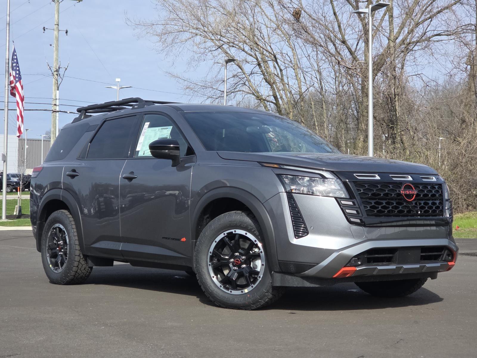 View vehicle photo 2