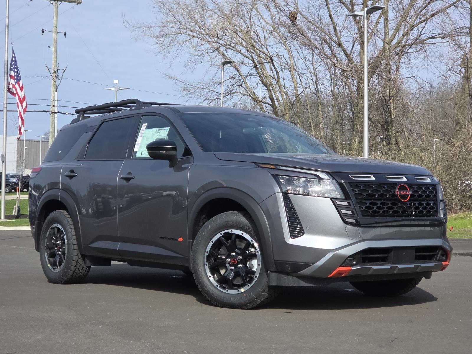 View vehicle photo 5