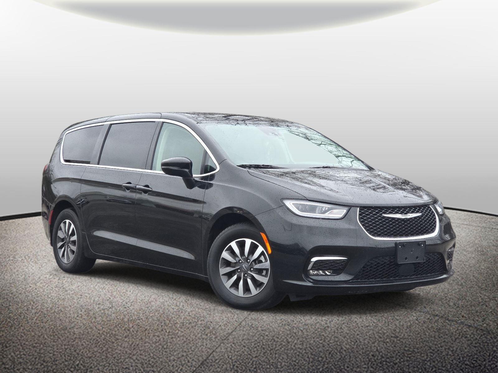 2024 Chrysler Pacifica Hybrid Select FWD