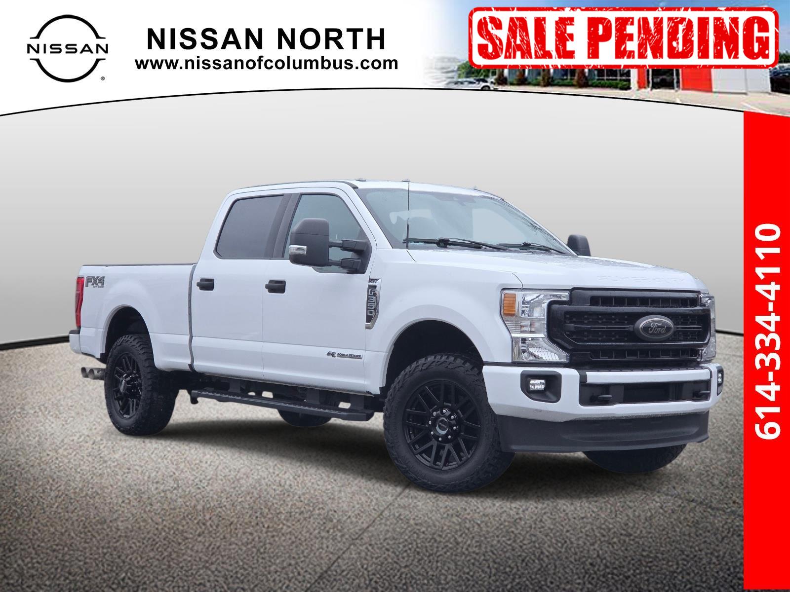 Oxford White 2022 Ford F-350 Super Duty XLT Crew Cab 4WD Pickup Truck Four-Wheel Drive Automatic