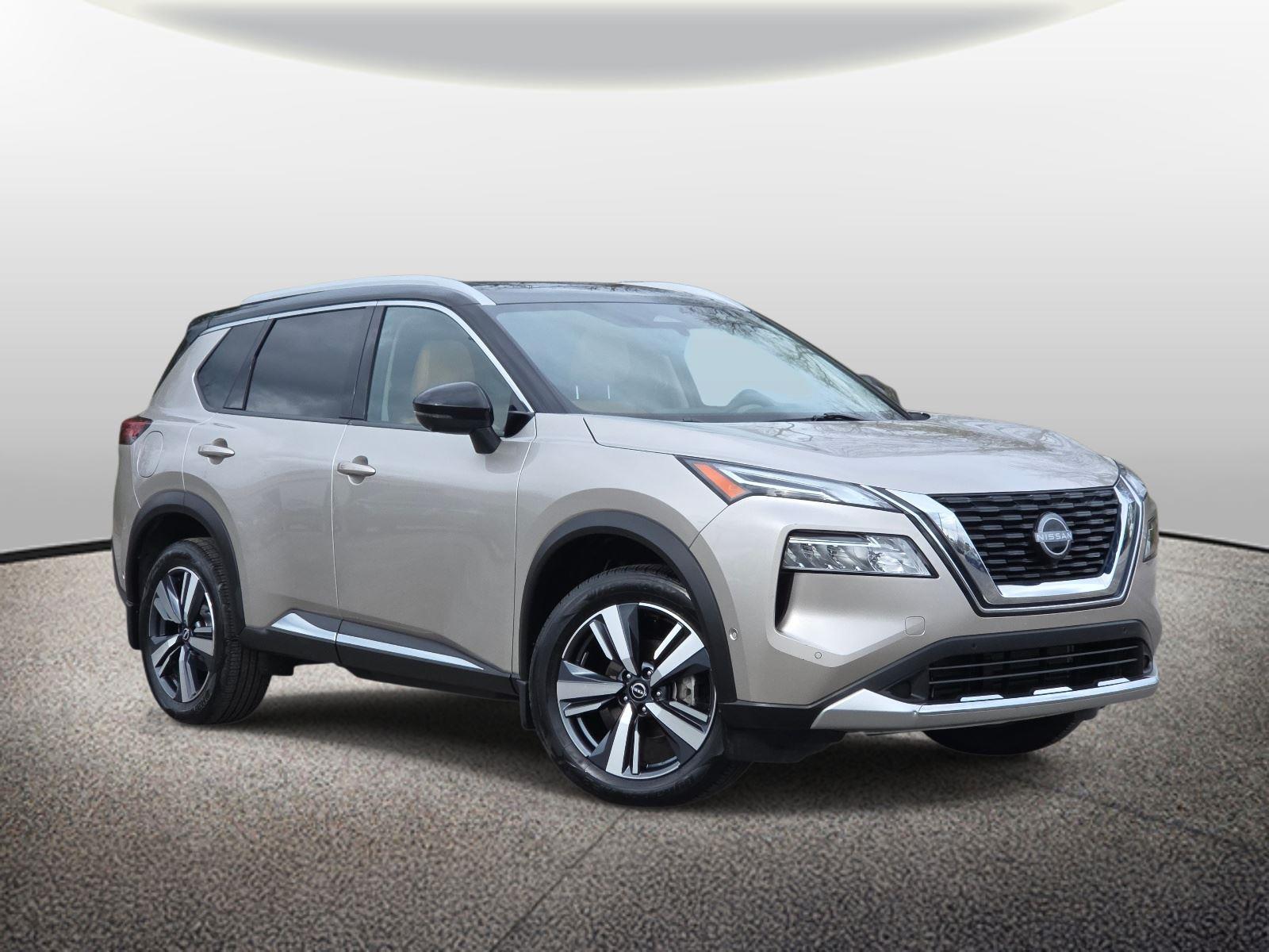 Champagne Silver Metallic/Super Black 2023 Nissan Rogue Platinum AWD SUV / Crossover All-Wheel Drive Continuously Variable Transmission