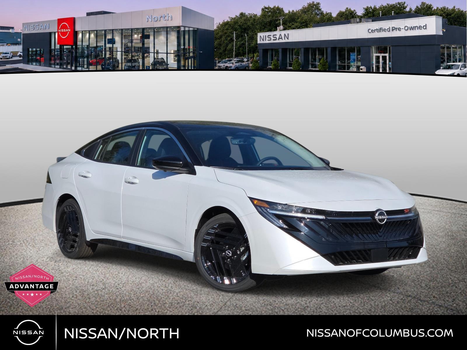 Aspen White Tricoat/Super Black 2026 Nissan Sentra Sedan Front-Wheel Drive Continuously Variable Transmission