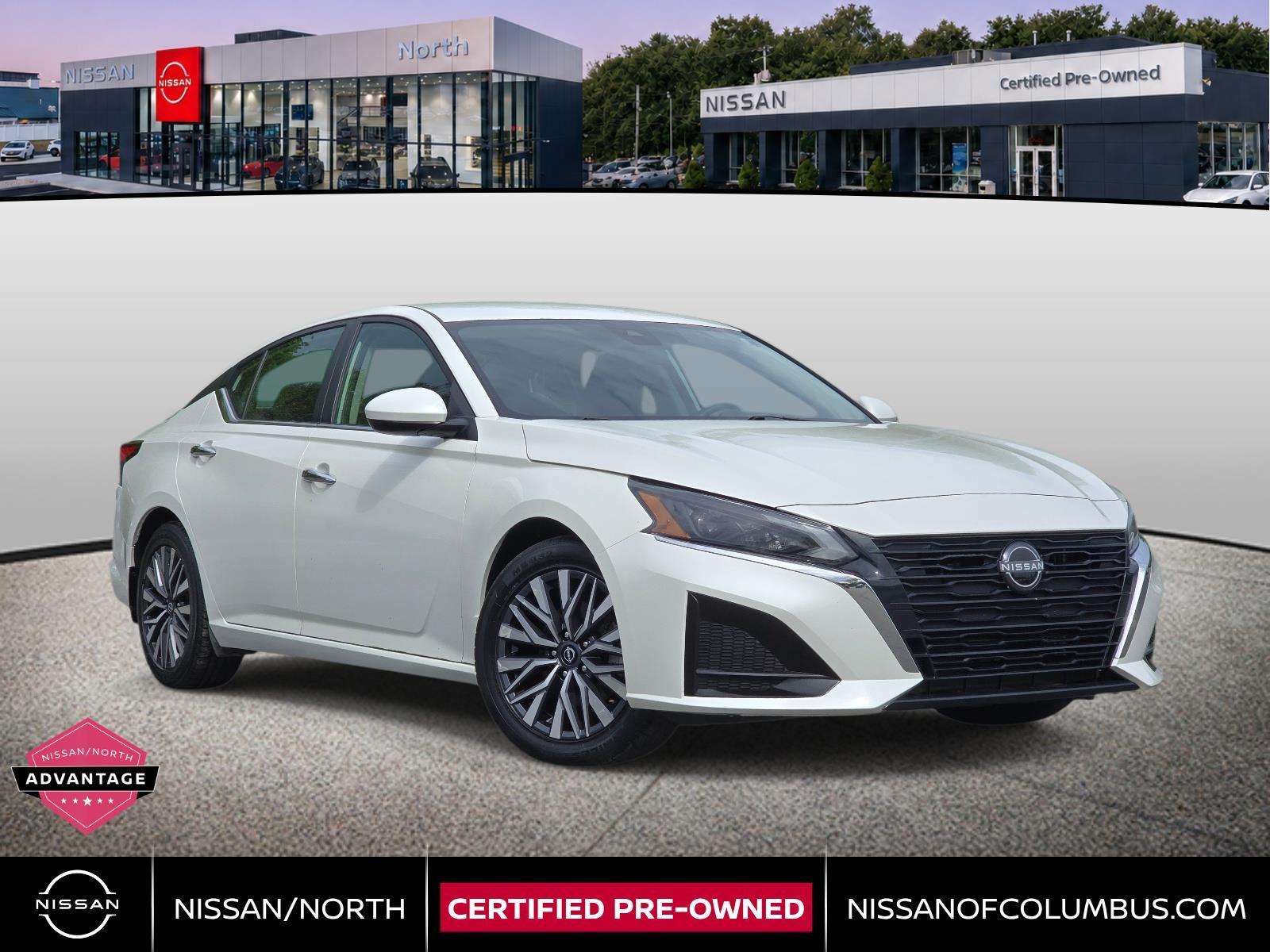 Pearl White Tricoat 2023 Nissan Altima Sedan Front-Wheel Drive Continuously Variable Transmission