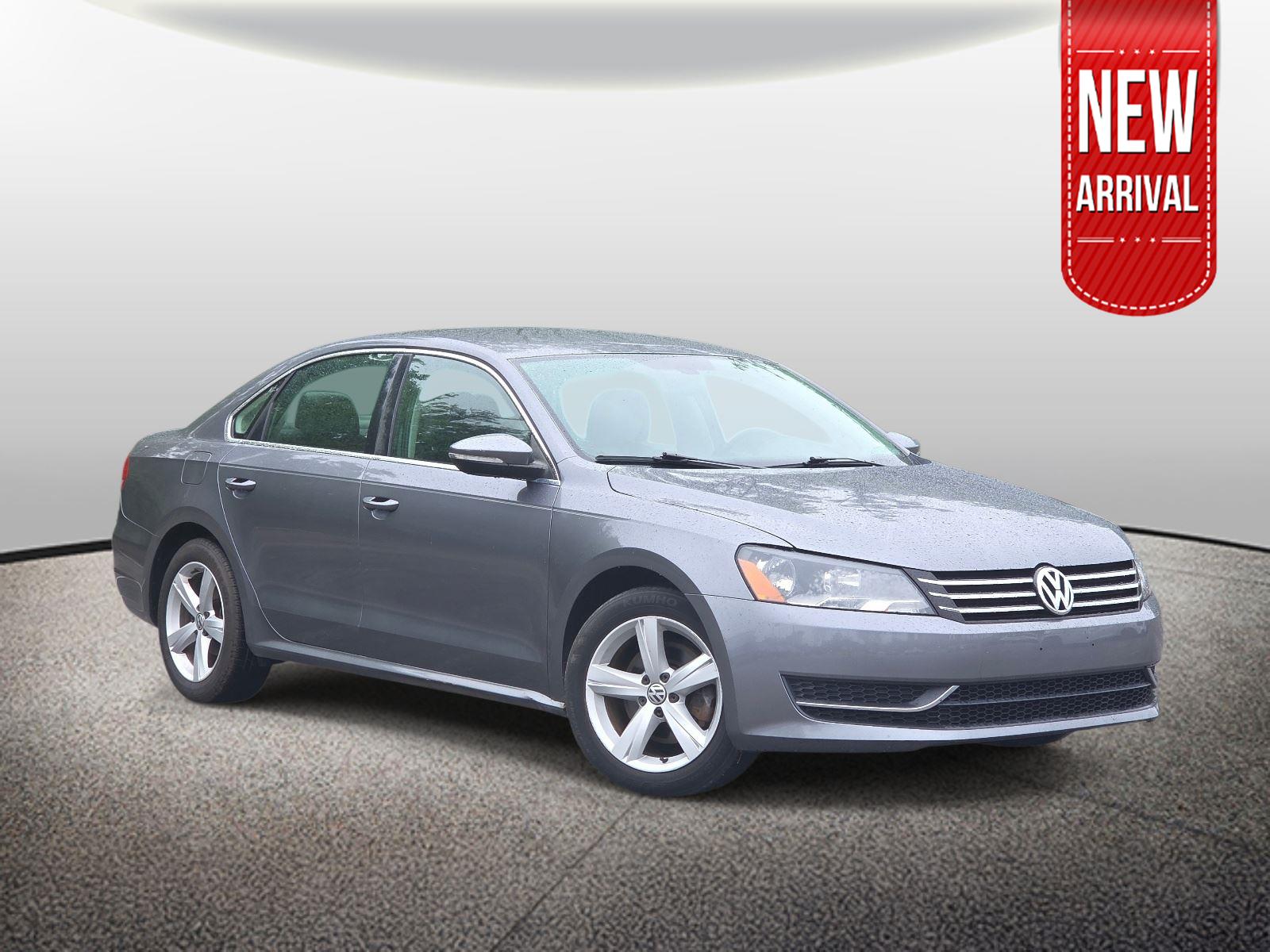 Platinum Gray Metallic 2012 Volkswagen Passat SE Sedan Front-Wheel Drive Automatic